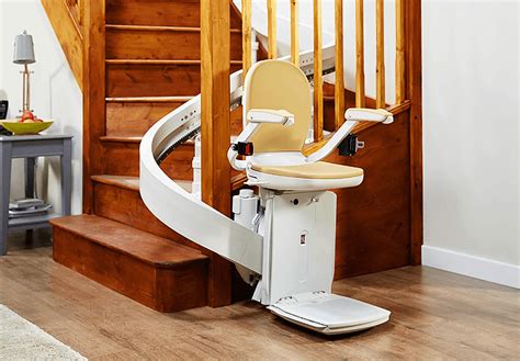 The Acorn 180 Curved Stairlift. Welcome to one of the most innovative stairlifts in the world. Designed from the ground-up for any curved staircase, this curved stairlift offers a comfortable and reliable ride. The advanced self-levelling carriage moves along the modular rail system, coming to a soft stop with ease.